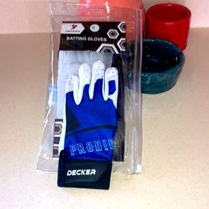 Brand New! Decker batting gloves. YL